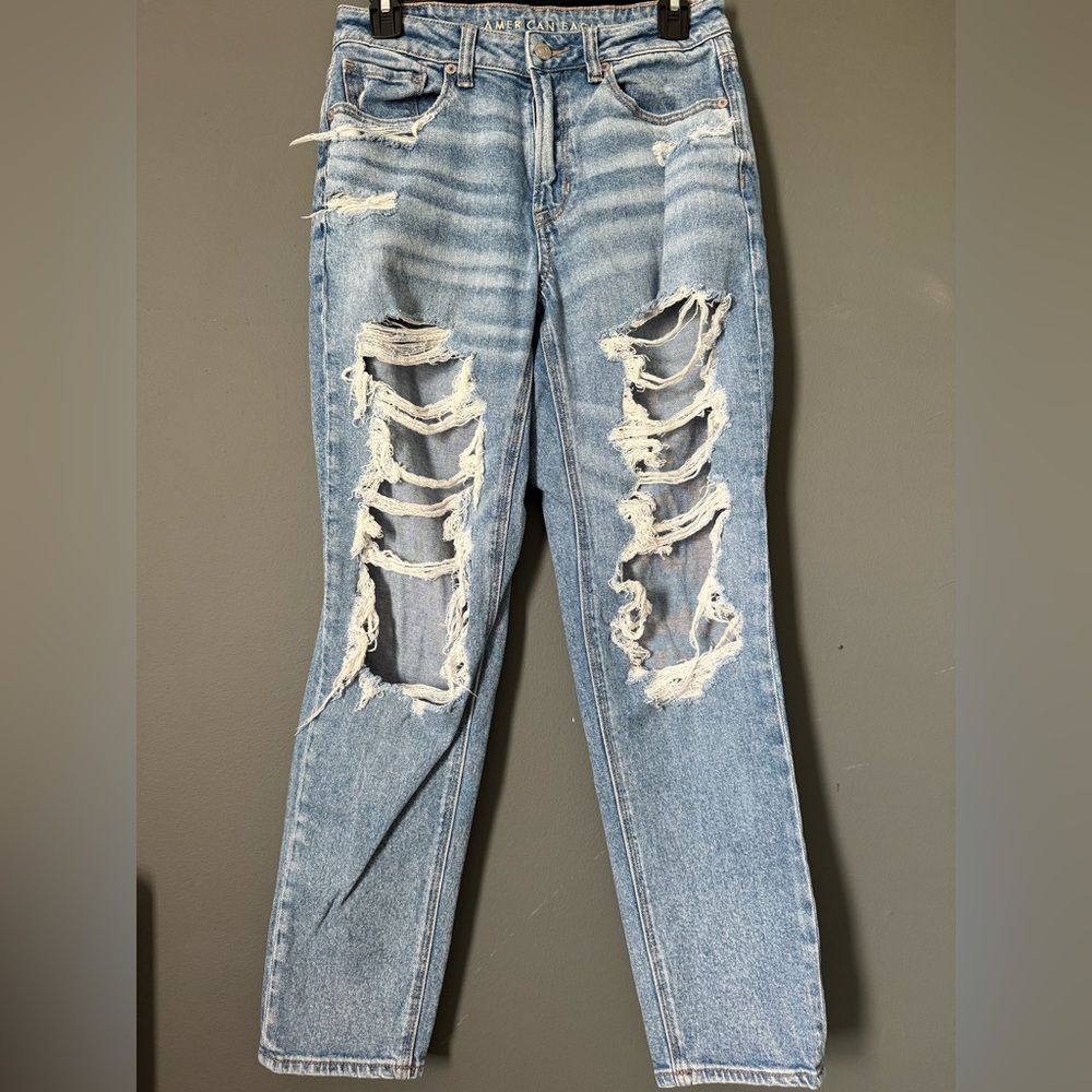 American Eagle Outfitters Light Blue Distressed Skinny Jeans